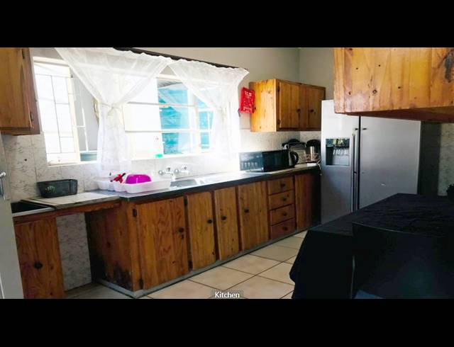 1,582M² LODGE FOR SALE IN MAKHADO